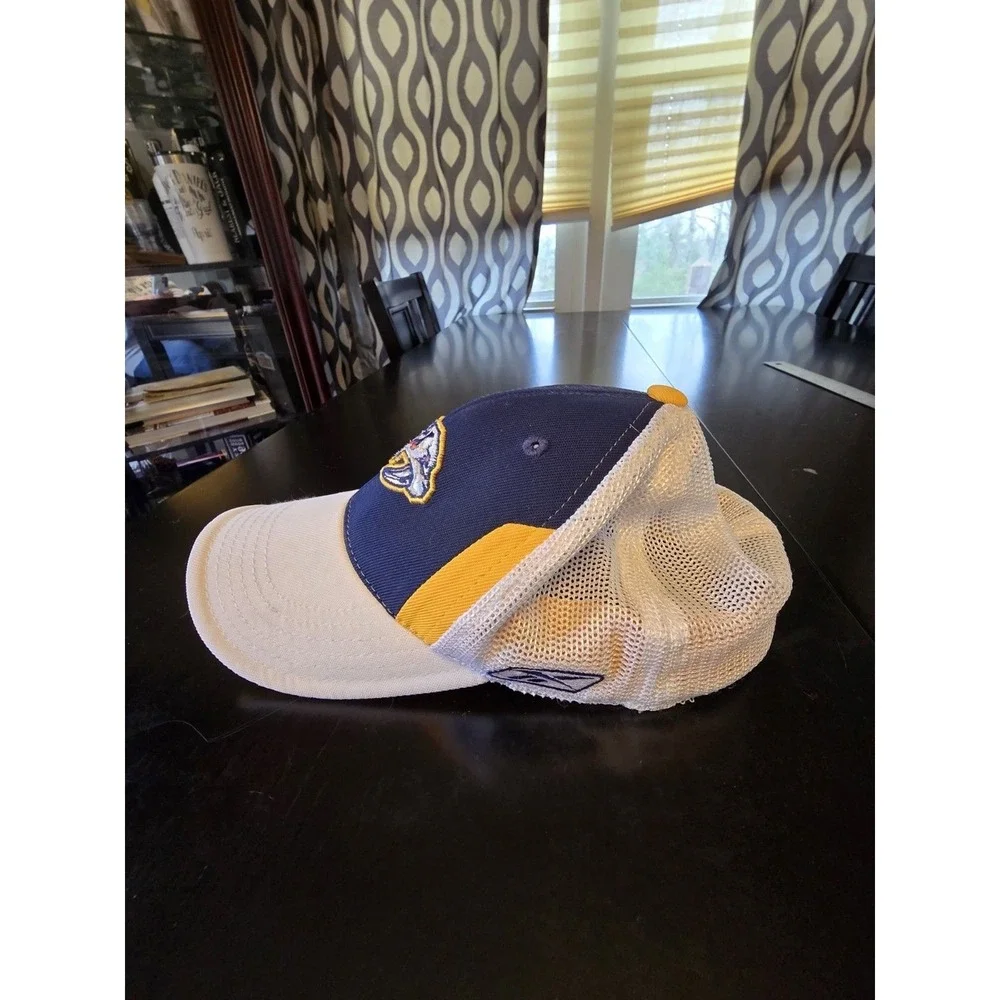 Reebok Kids OSFM Nashville Predators Trucker Hat Navy Yellow Mesh NHL Cap